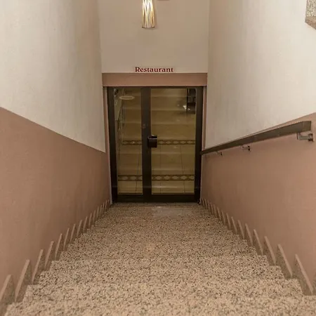 Barbaric 3* Međugorje